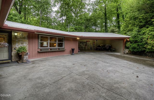 315 Robin Lane, Gatlinburg, TN 37738