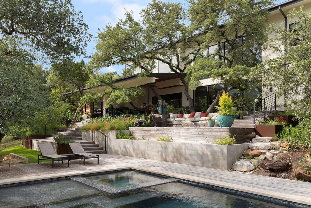 1001 Live Oak Ridge RD, West Lake Hills, TX 78746