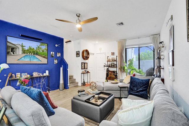 435 NW 17th Street, Fort Lauderdale, FL 33311