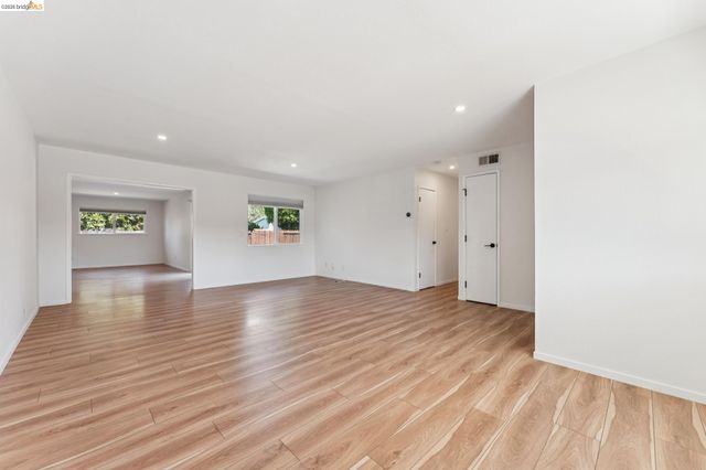 1300 Evergreen Dr., Concord, CA 94520