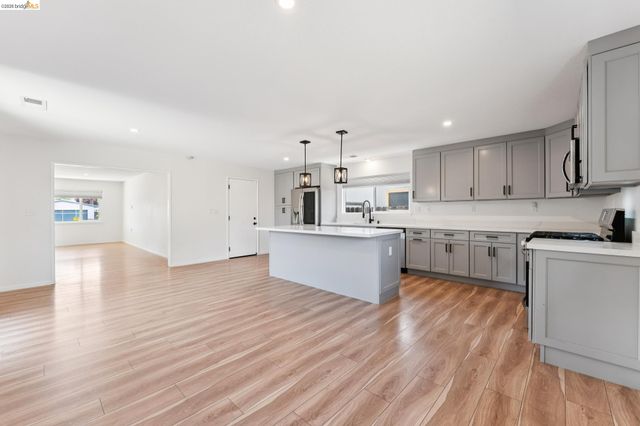 1300 Evergreen Dr., Concord, CA 94520