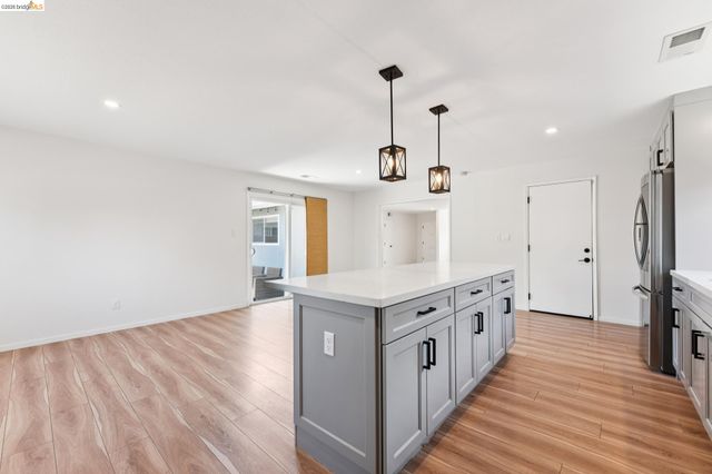 1300 Evergreen Dr., Concord, CA 94520