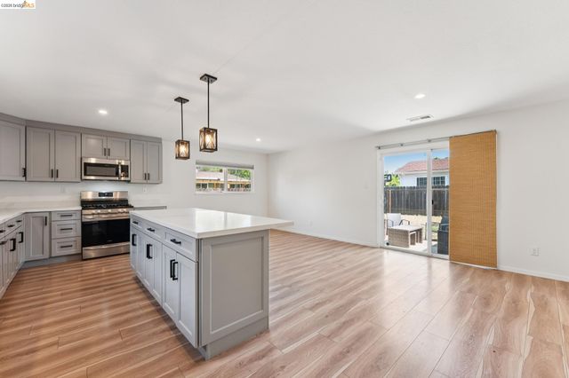 1300 Evergreen Dr., Concord, CA 94520