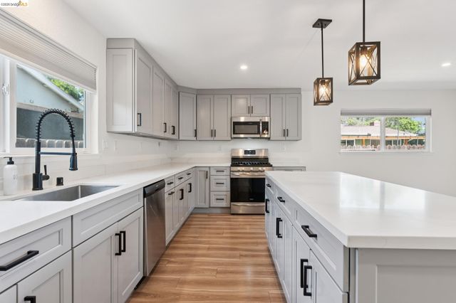 1300 Evergreen Dr., Concord, CA 94520