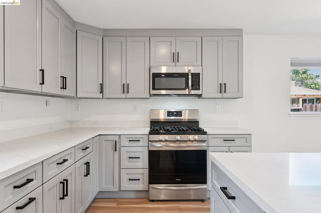 1300 Evergreen Dr., Concord, CA 94520