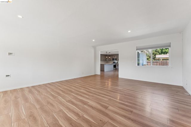 1300 Evergreen Dr., Concord, CA 94520