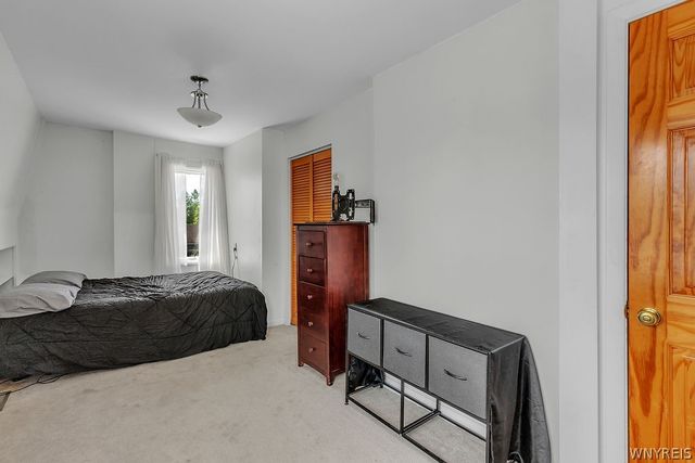 1030 East River Road, Grand Island, NY 14072