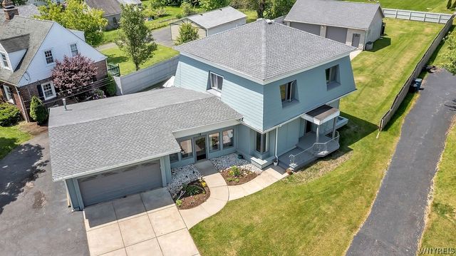 1030 East River Road, Grand Island, NY 14072