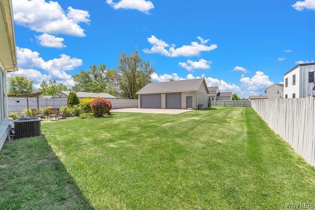 1030 East River Road, Grand Island, NY 14072