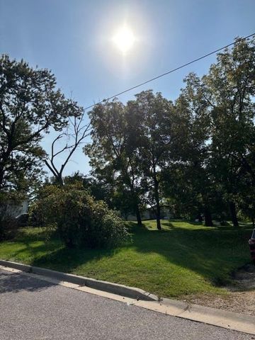 308 N Brooklyn Avenue, Elroy, WI 53929