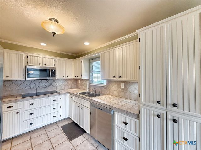 275 Halm Drive, Canyon Lake, TX 78133