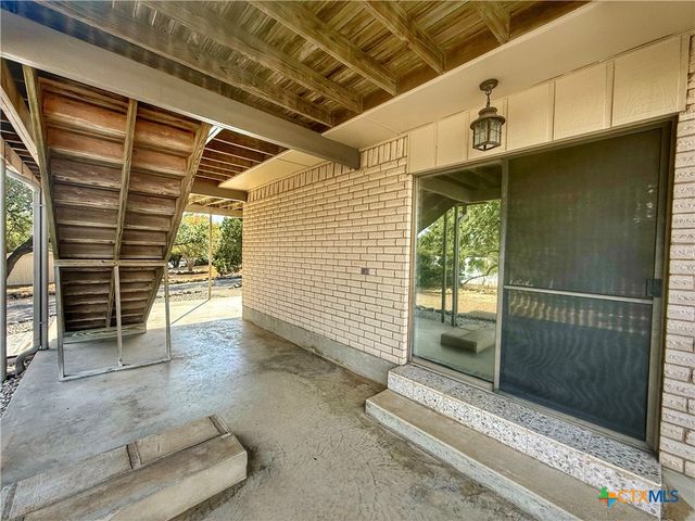 275 Halm Drive, Canyon Lake, TX 78133