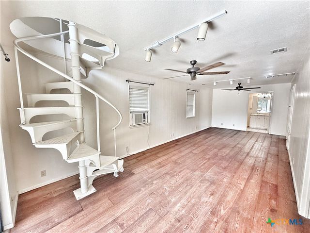 275 Halm Drive, Canyon Lake, TX 78133