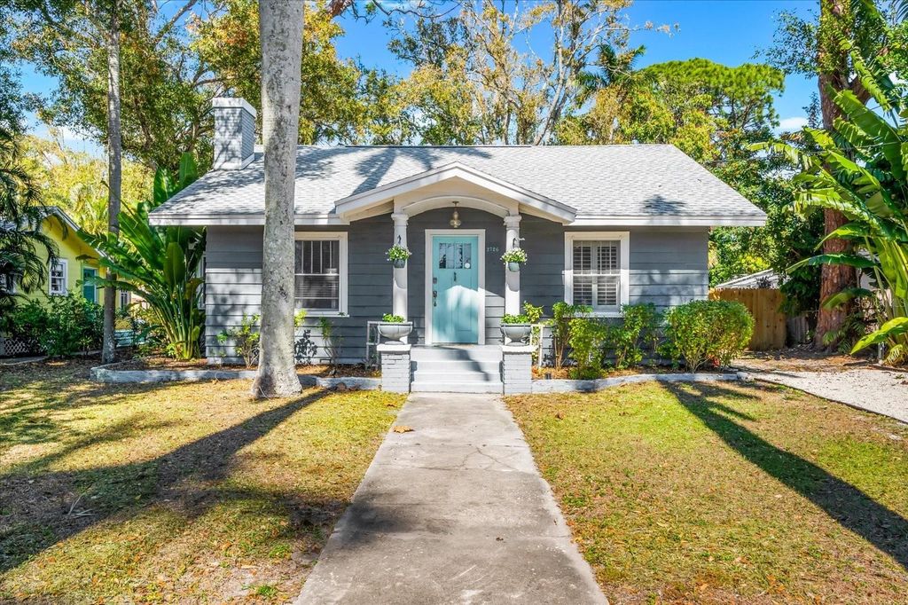 Image 2 of property listing at 2726 8TH AVENUE W, Bradenton, FL 34205
