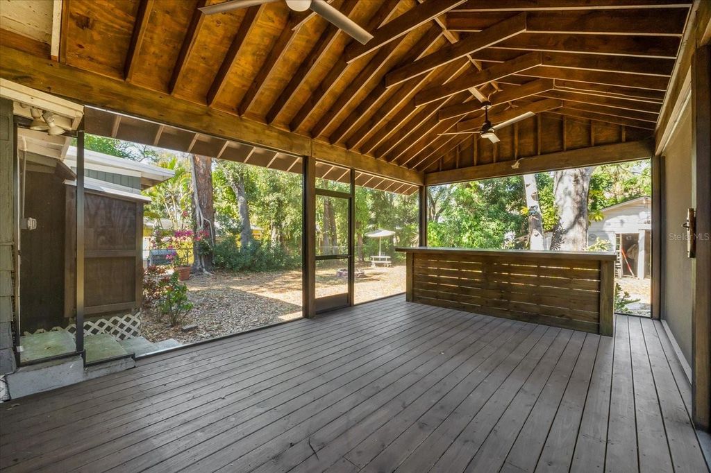 Image 33 of property listing at 2726 8TH AVENUE W, Bradenton, FL 34205