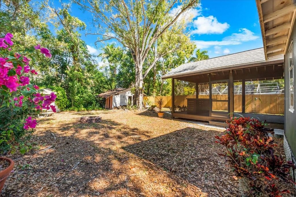 Image 34 of property listing at 2726 8TH AVENUE W, Bradenton, FL 34205