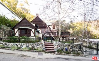 10439 Seabury Lane, Los Angeles, CA 90077
