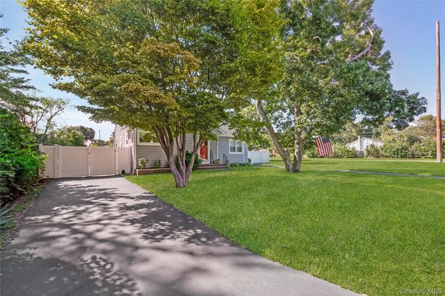 460 Amsterdam Avenue, East Patchogue, NY 11772