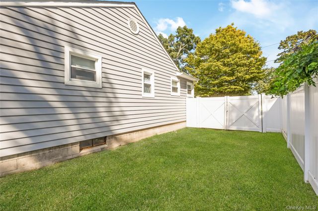 460 Amsterdam Avenue, East Patchogue, NY 11772