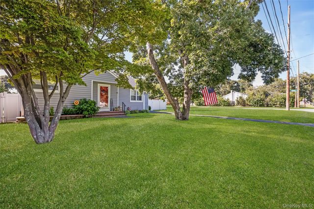460 Amsterdam Avenue, East Patchogue, NY 11772