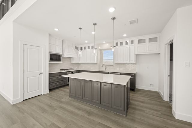 408 McKinley Street, Desoto, TX 75115