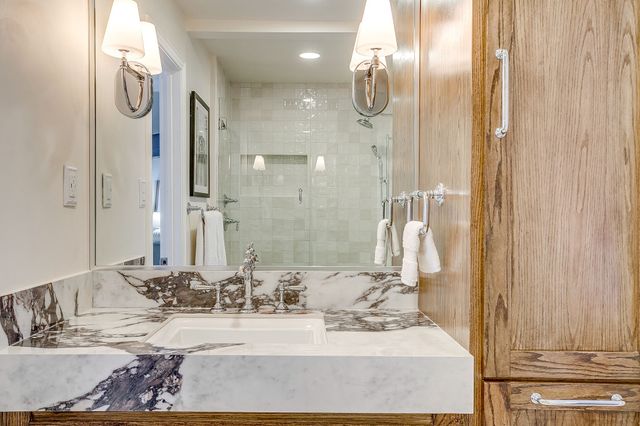 2727 Shelby Avenue S, Dallas, TX 75219