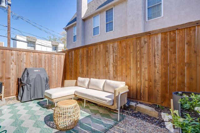 2727 Shelby Avenue S, Dallas, TX 75219