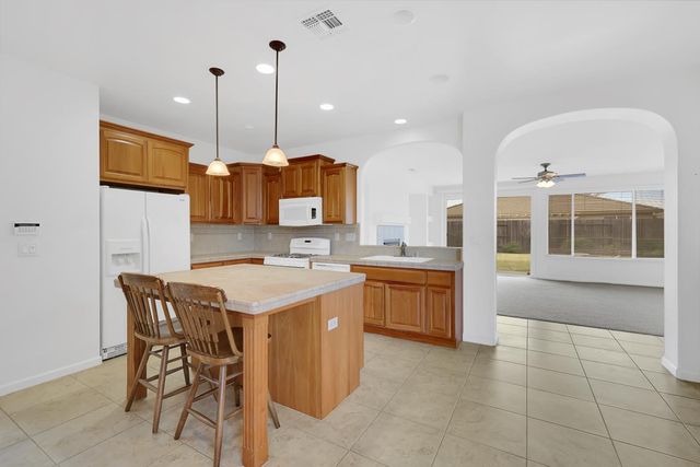 5598 Turnberry Dr, Marysville, CA 95901