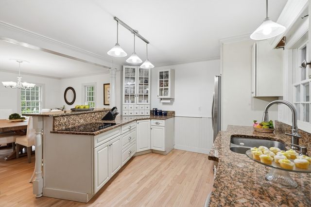 44 Old Meeting House Ln, Norwell, MA 02061