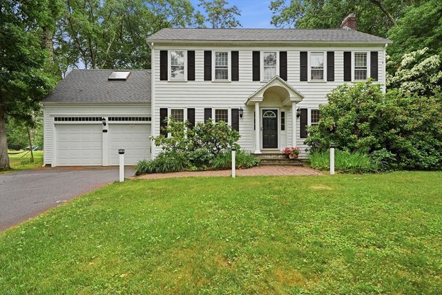 44 Old Meeting House Ln, Norwell, MA 02061