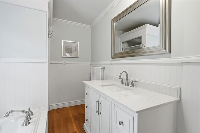 44 Old Meeting House Ln, Norwell, MA 02061