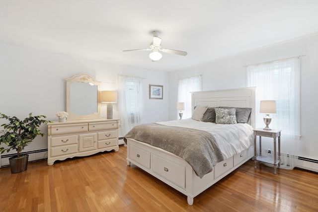 44 Old Meeting House Ln, Norwell, MA 02061