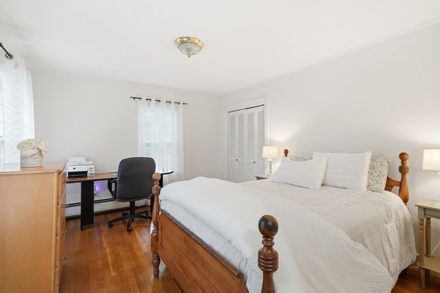 44 Old Meeting House Ln, Norwell, MA 02061
