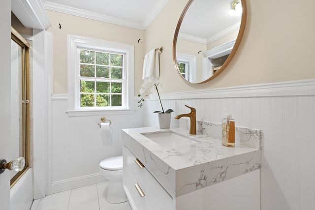44 Old Meeting House Ln, Norwell, MA 02061