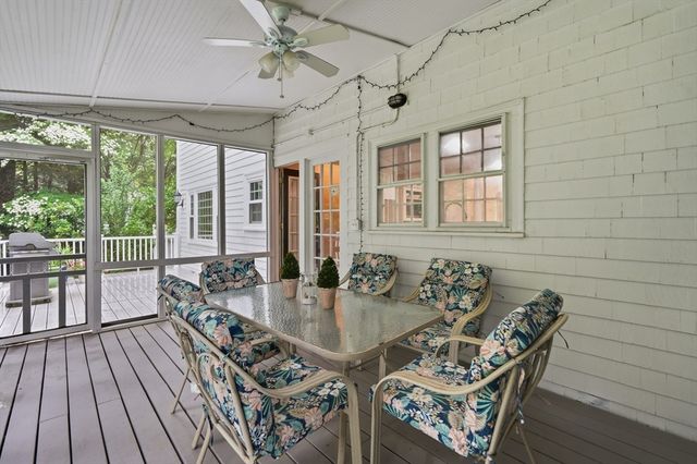 44 Old Meeting House Ln, Norwell, MA 02061