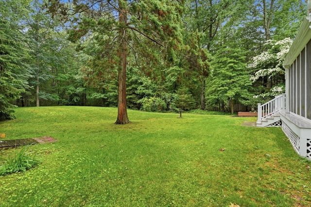 44 Old Meeting House Ln, Norwell, MA 02061