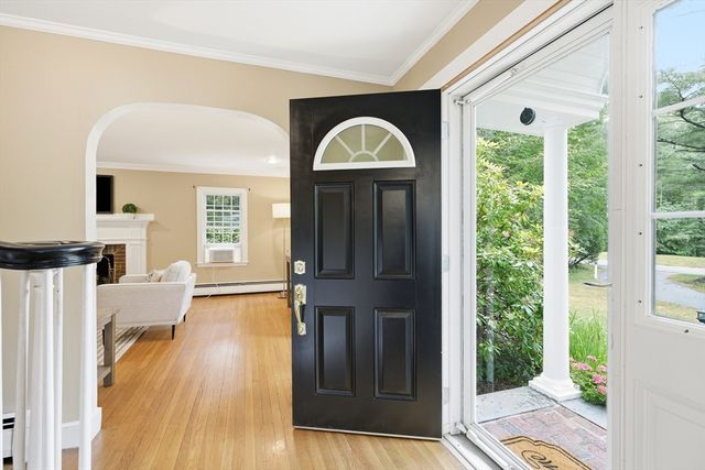 44 Old Meeting House Ln, Norwell, MA 02061