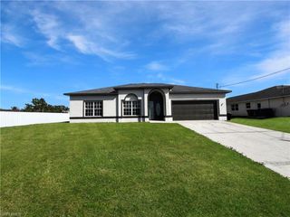 906 Alfreda AVE, Lehigh Acres, FL 33971