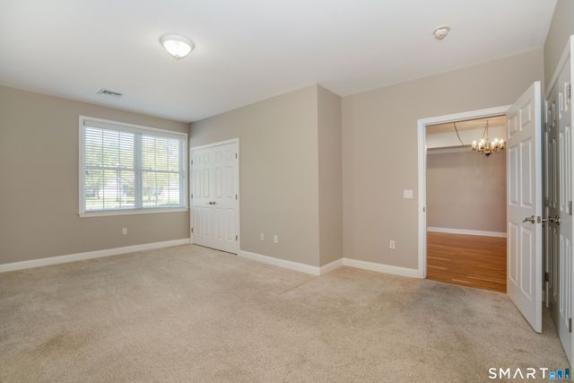25 Cassandra Boulevard 107, West Hartford, CT 06107