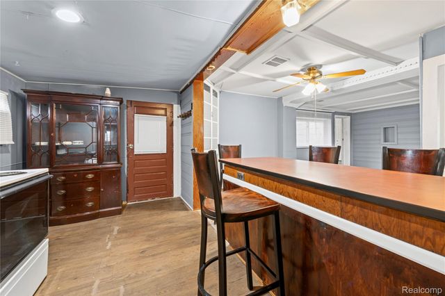 933 Myrtle Avenue, Waterford Charter Township, MI 48328