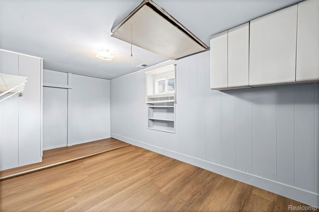 933 Myrtle Avenue, Waterford Charter Township, MI 48328