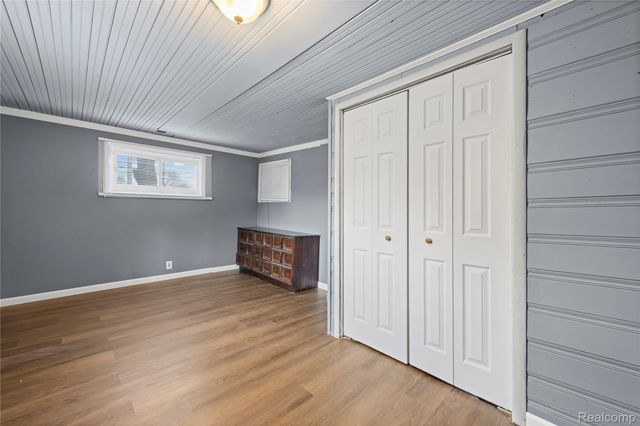 933 Myrtle Avenue, Waterford Charter Township, MI 48328