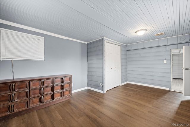 933 Myrtle Avenue, Waterford Charter Township, MI 48328