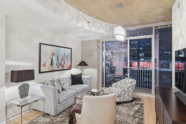 301 Demonbreun St Unit 1902, Nashville, TN 37201