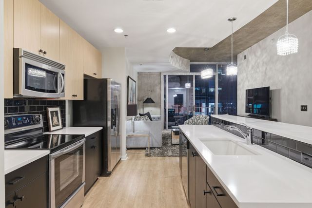 301 Demonbreun St Unit 1902, Nashville, TN 37201