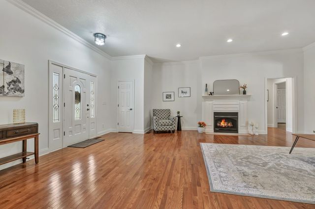 2044 Old Blacktop Road, Mc Ewen, TN 37101