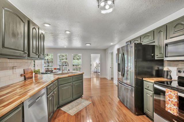 2044 Old Blacktop Road, Mc Ewen, TN 37101