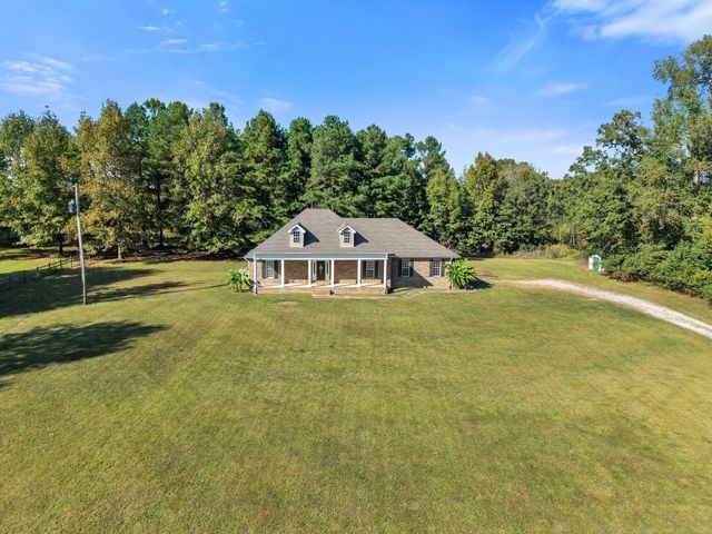 2044 Old Blacktop Road, Mc Ewen, TN 37101