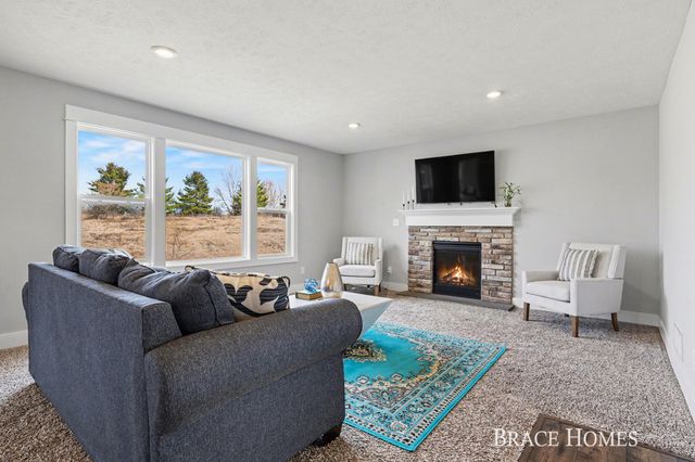 2929 E Morgan Trail, Rockford, MI 49341