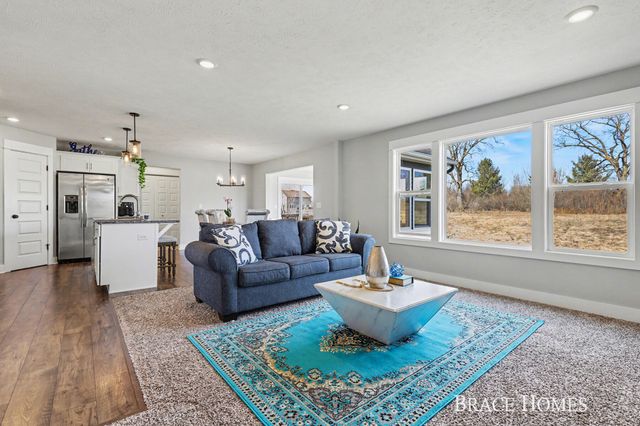 2929 E Morgan Trail, Rockford, MI 49341